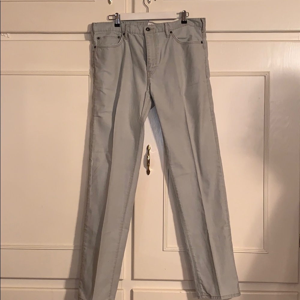 Men’s khaki jeans